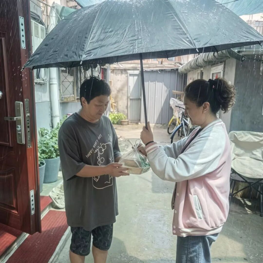 风雨中的逆行者——西城养老服务驿站温情守护显担当